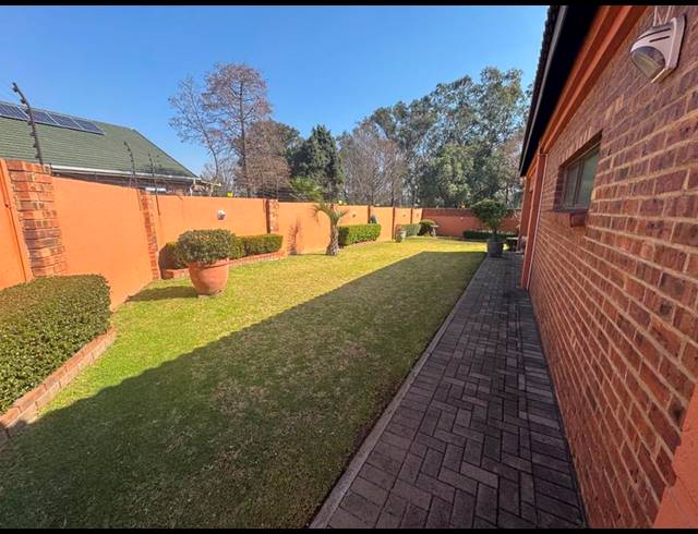 4 BEDROOM HOUSE FOR SALE IN CLUBVILLE
